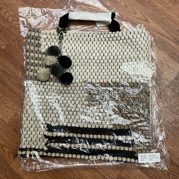 Lovestitch Woven Bag NWT - Picture 11 of 14